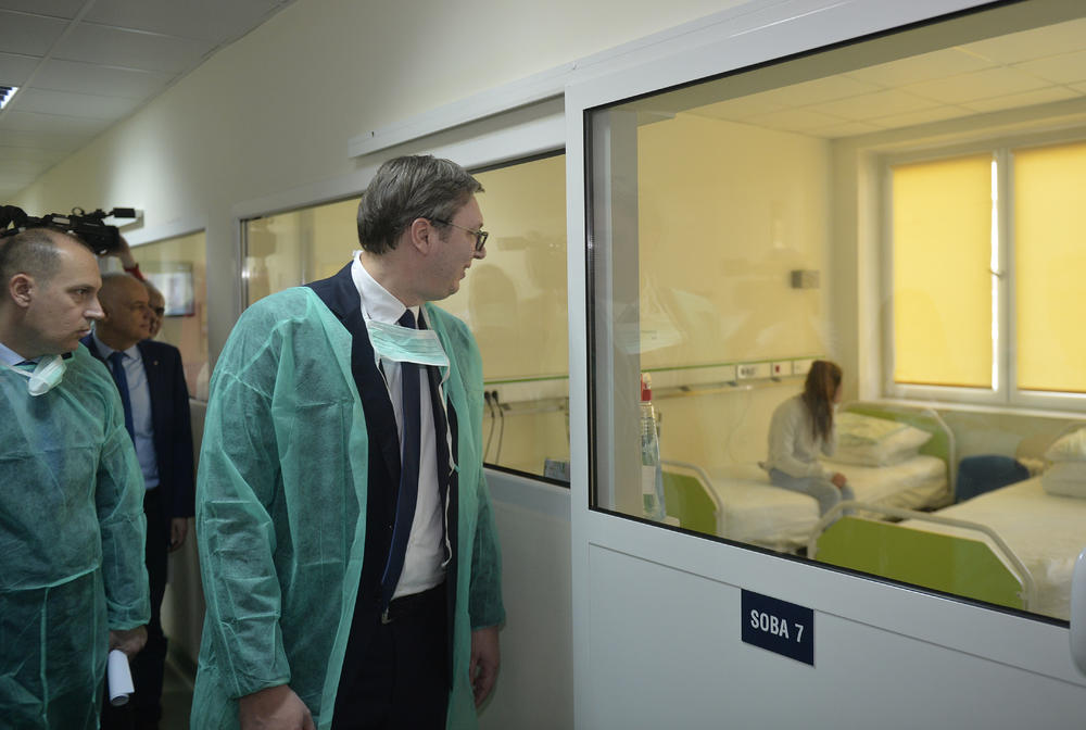 Epidemiolog: Vučićeva poseta hematoonkološkom dečjem odeljenju nije bila razumna