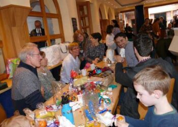 Majke se odvezale poklonima