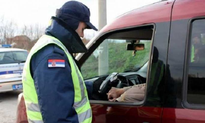 Policajci na mukama: Teraju ih da masovno pišu kazne građanima
