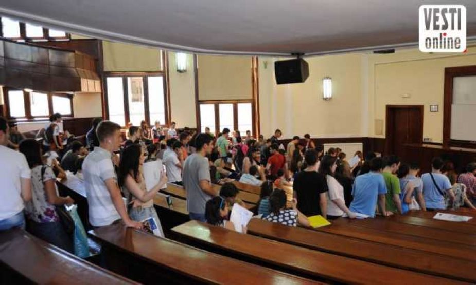 Mladost beži u galopu