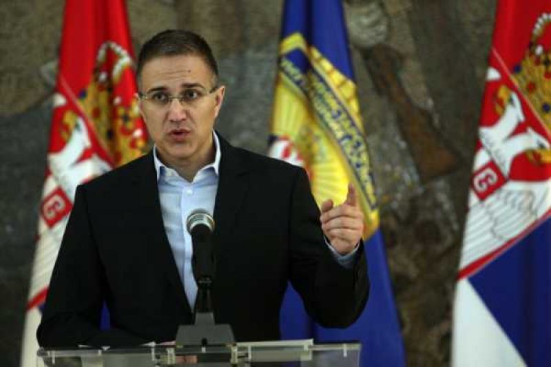 Stefanović: Jedna osoba privedena zbog napada na policajca