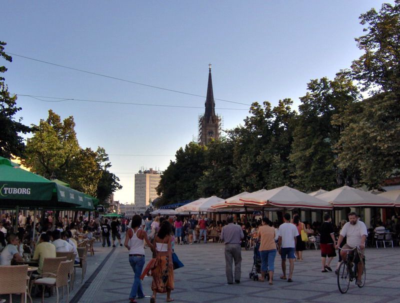 Novi Sad: Na keju ispisane poruke „Vojvodina republika“ (FOTO)