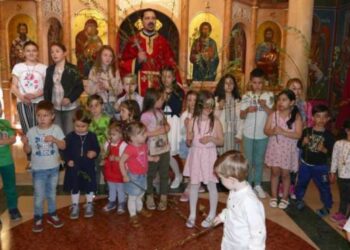 Grančice i zvončići obradovali mališane