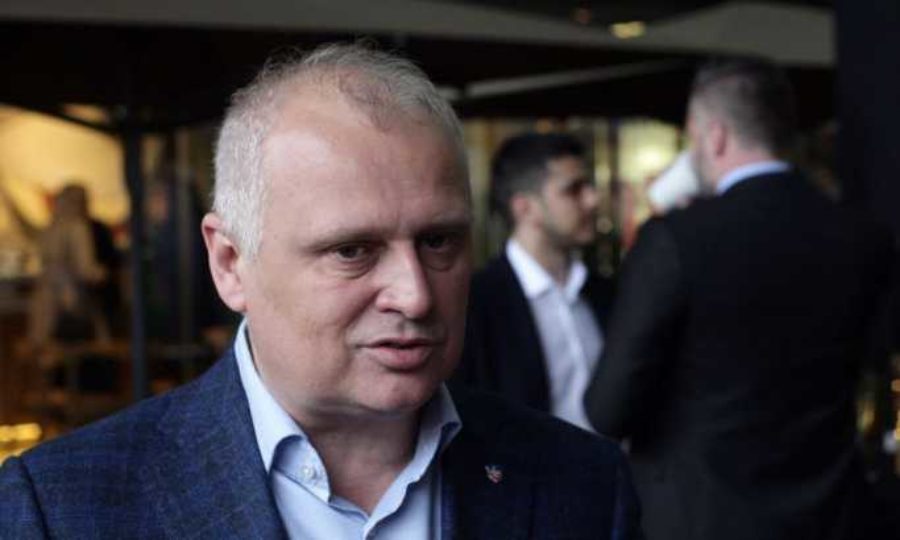 Vesić: Trg neće biti završen na vreme zbog Bastaća