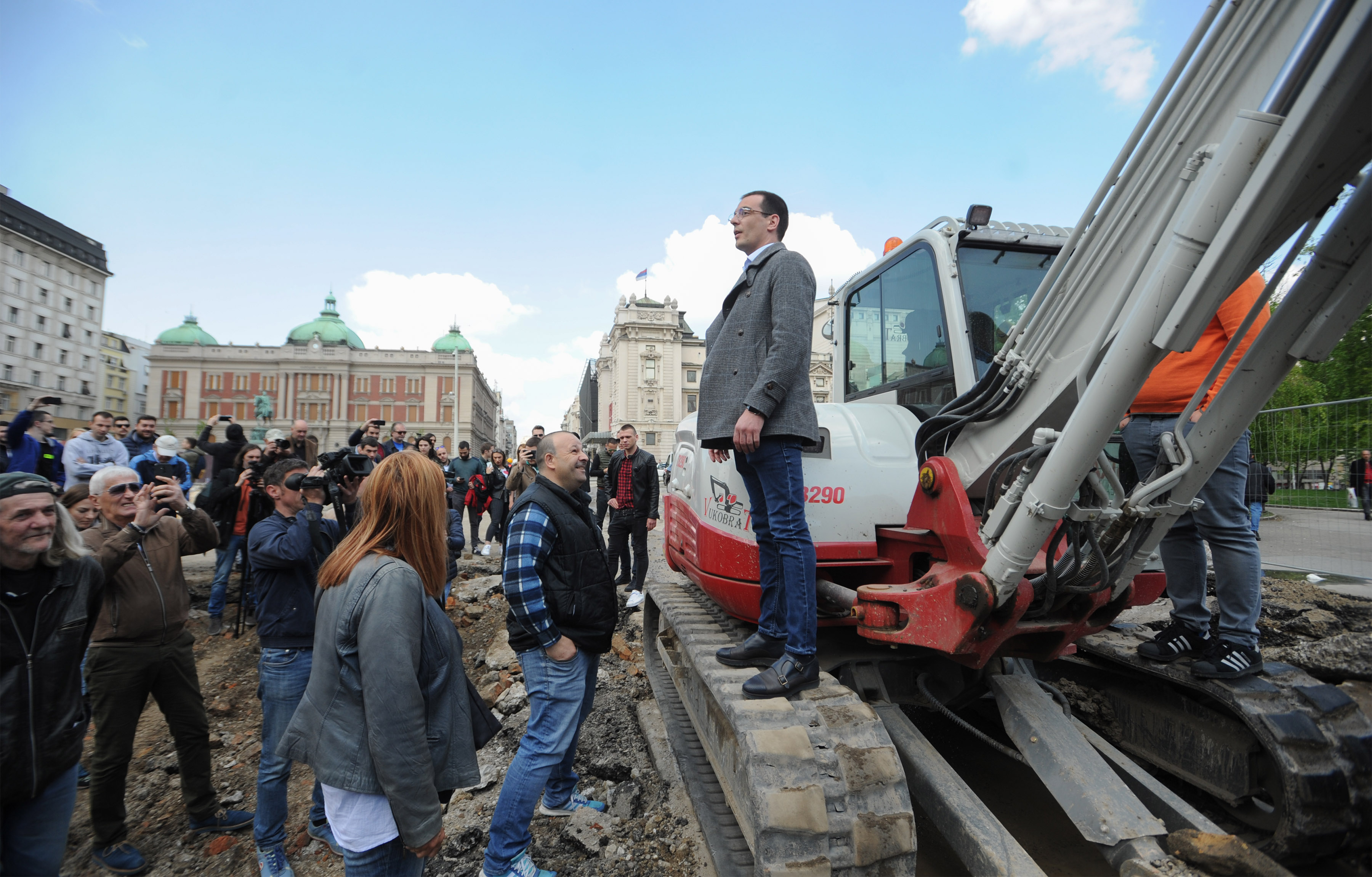 Građani blokirali radove na Trgu Republike